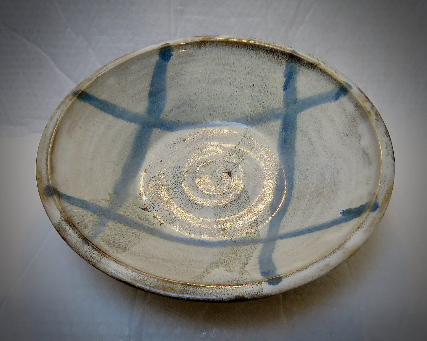 Large stoneware serving/salad dish