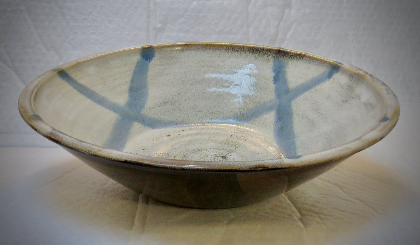 Large stoneware serving/salad dish