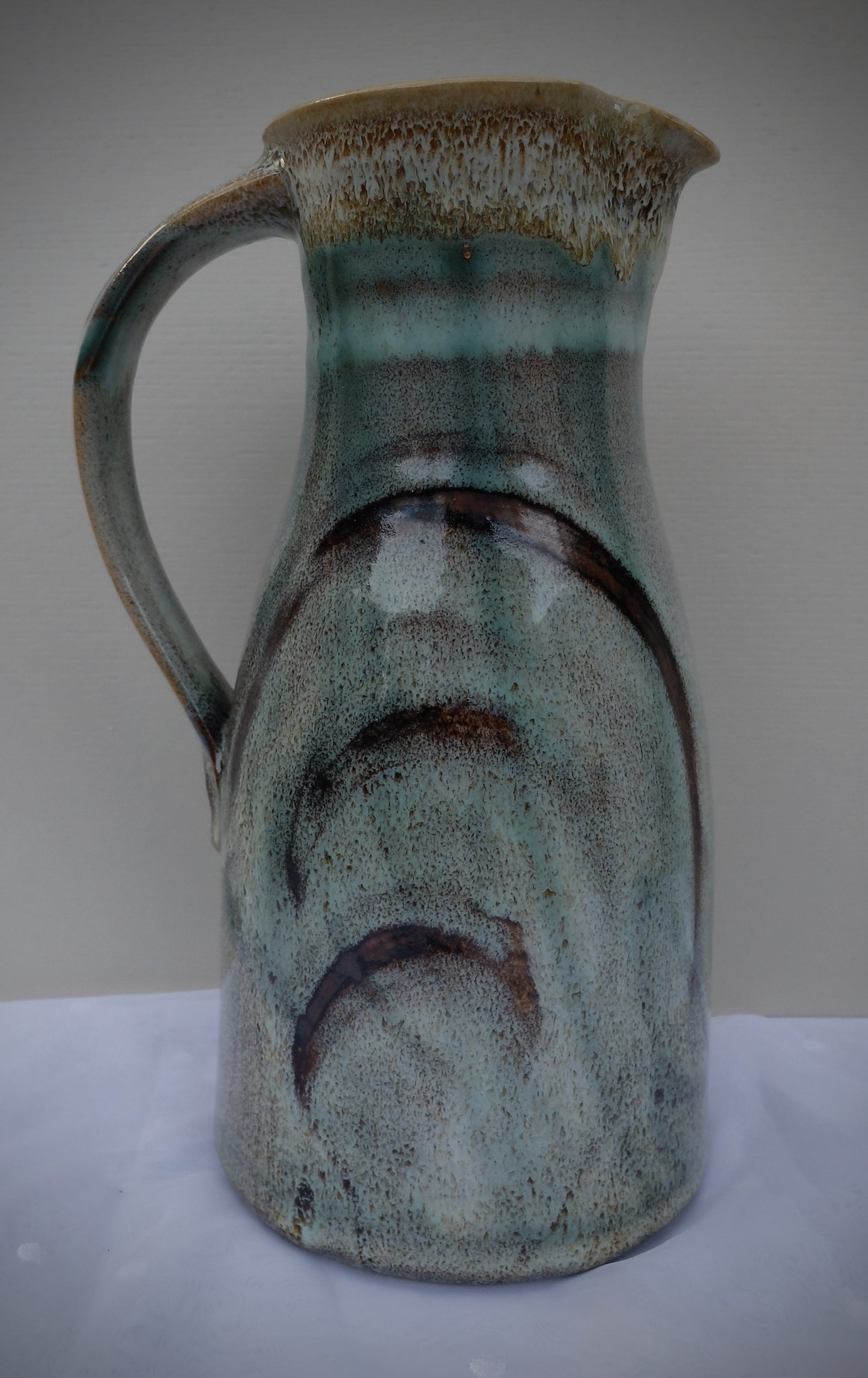 Large stoneware jug 31cm