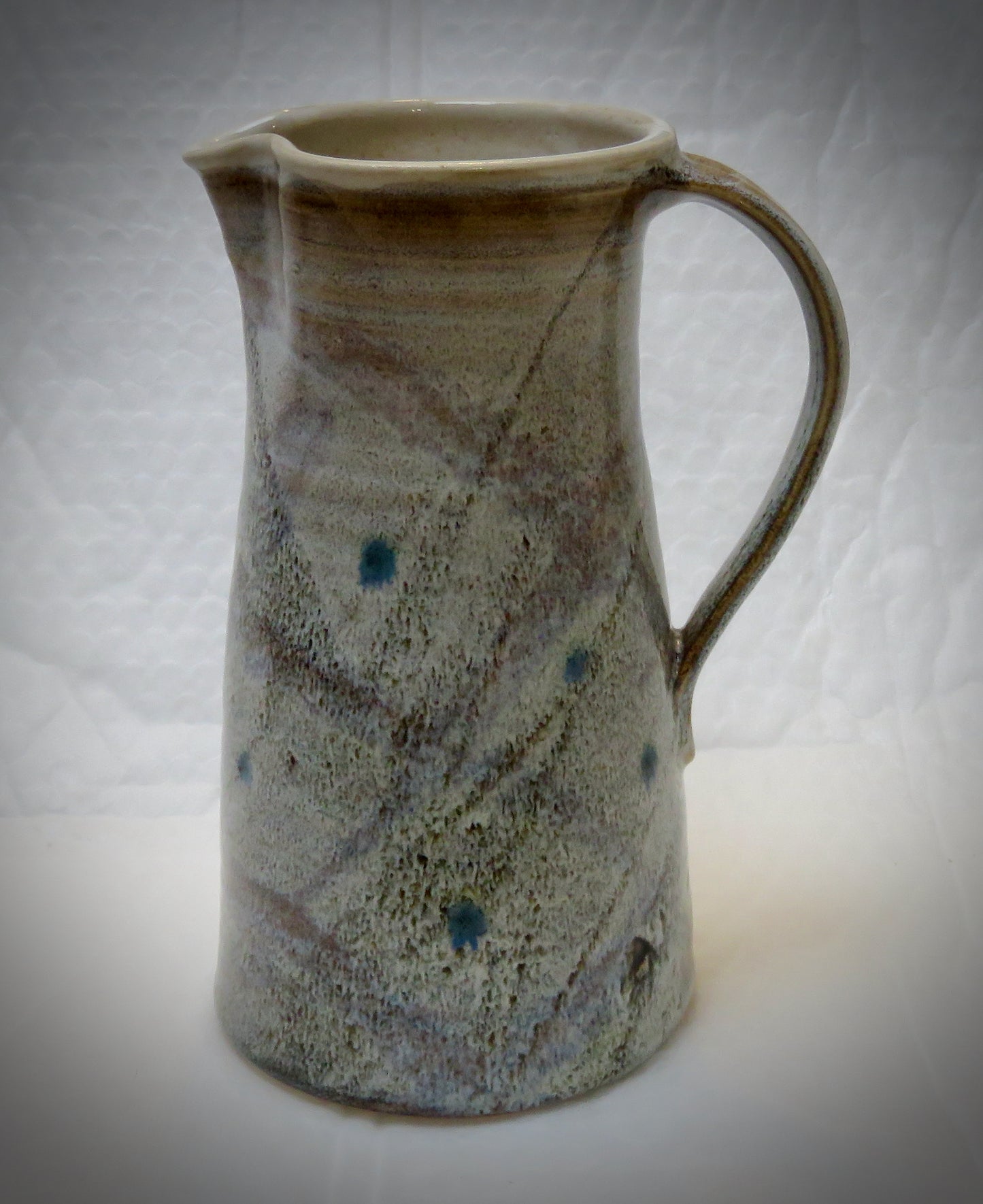 Stoneware jug 22 cm