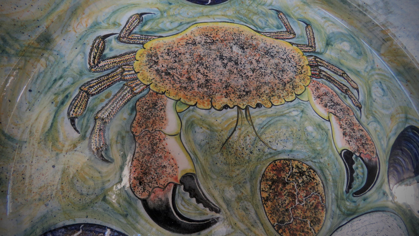 Large crab decorated charger 44 cm